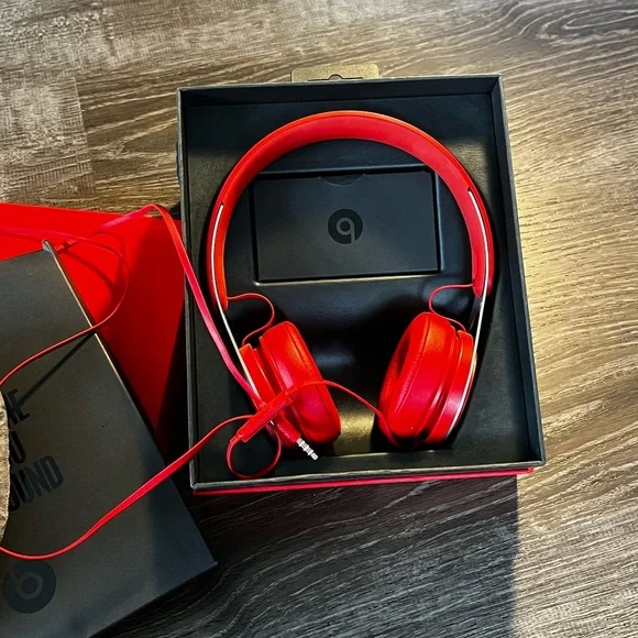 Beats by Dr. Dre Beats EP in Red